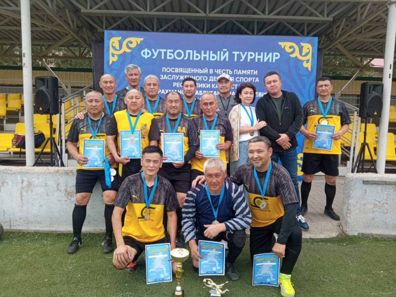 «Серебро» турнира ветеранов завоевала команда центра развития и оценки персонала ж/д транспорта