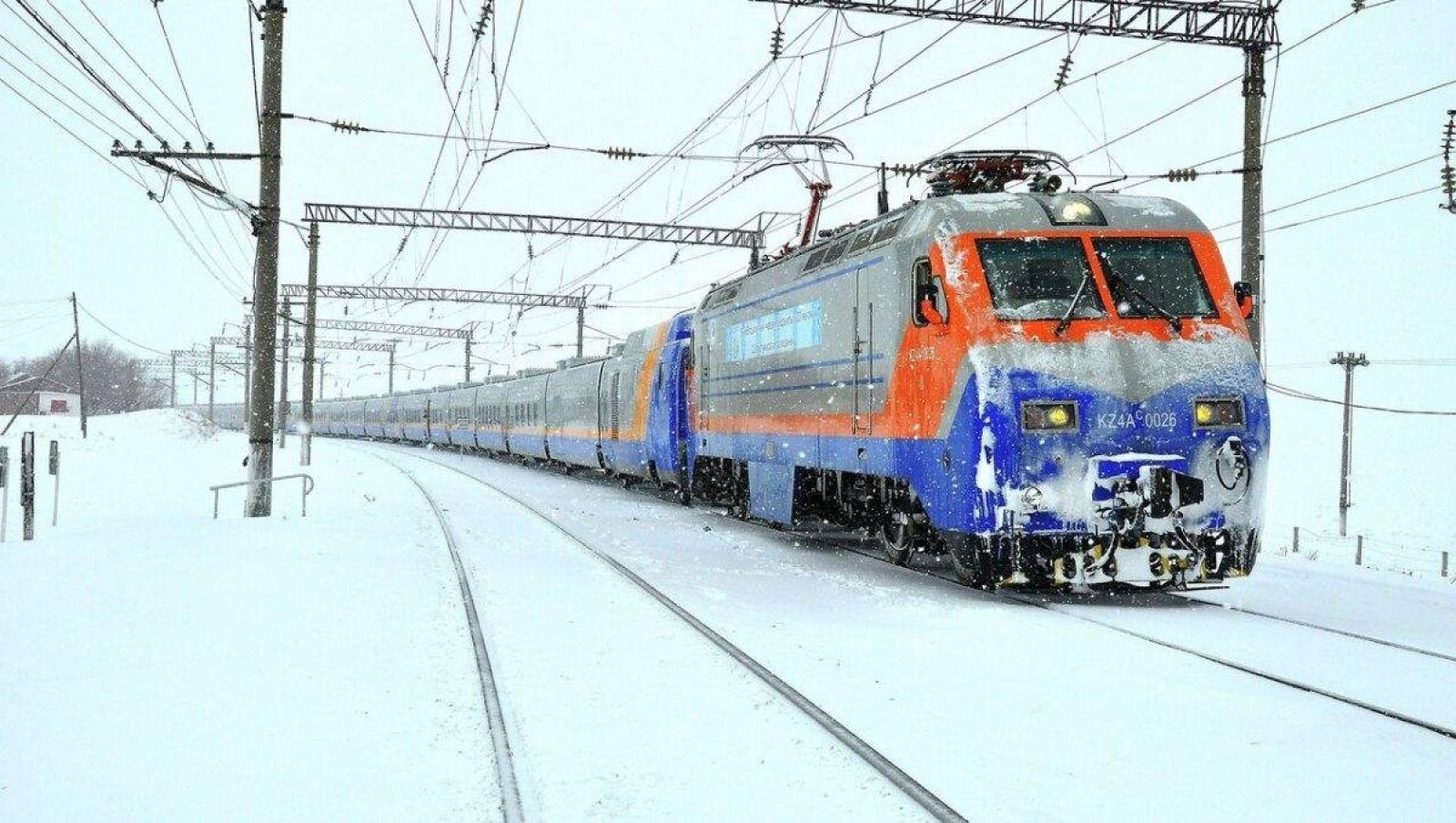 Непогода в Казахстане: железная дорога обеспечила безопасную перевозку 300 человек