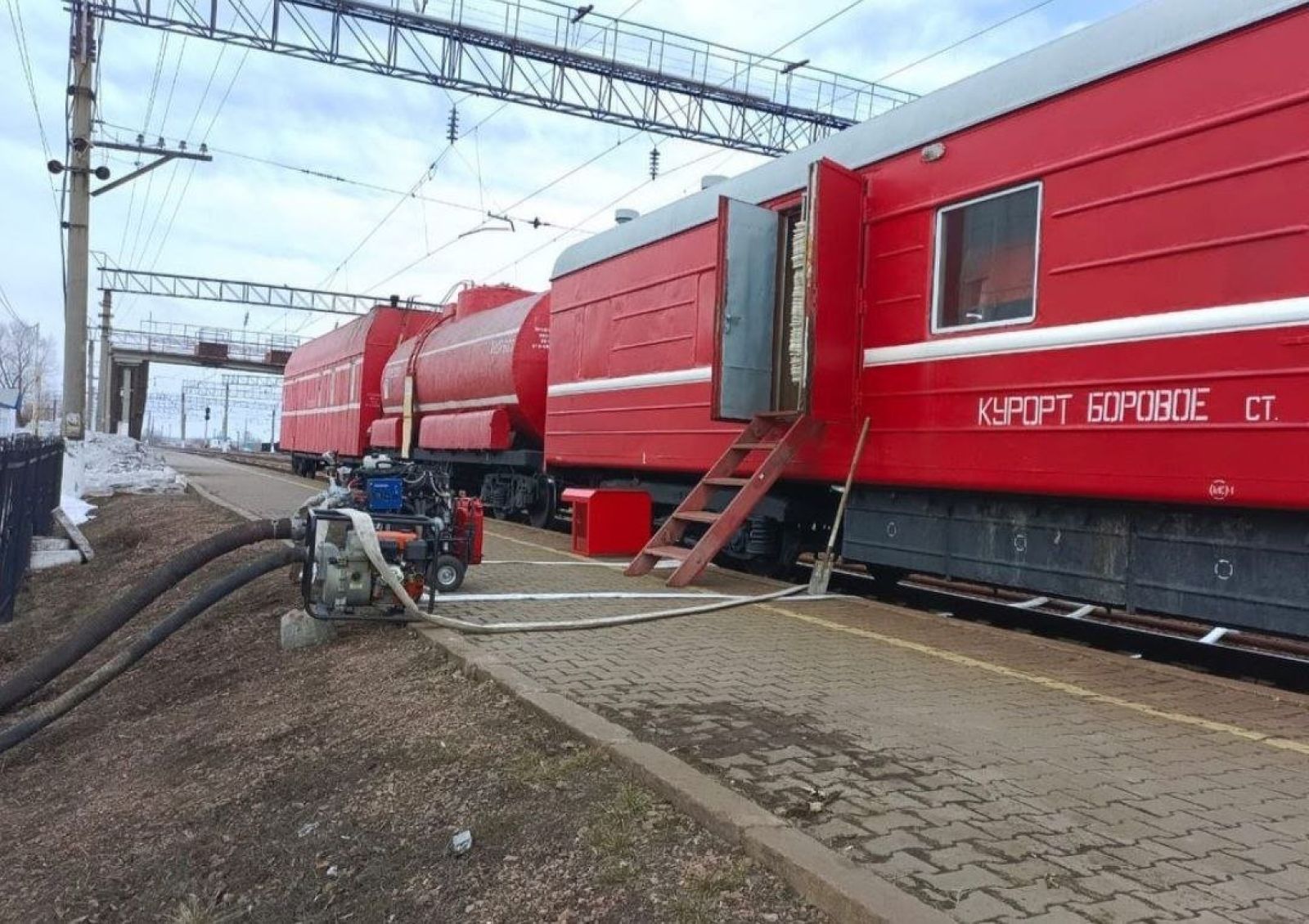 Суретті түсірген автор