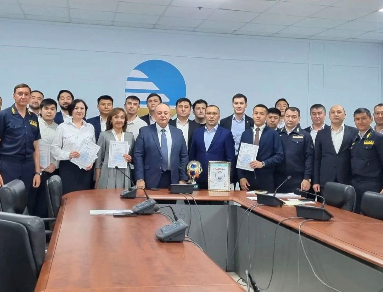 Суретті түсірген автор