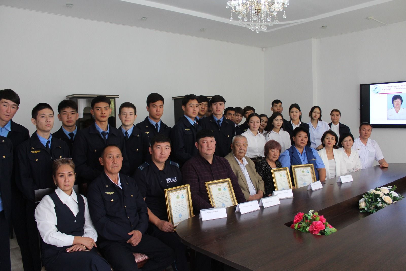 Еңбекқор теміржолшылар әулеті үлгі етілді