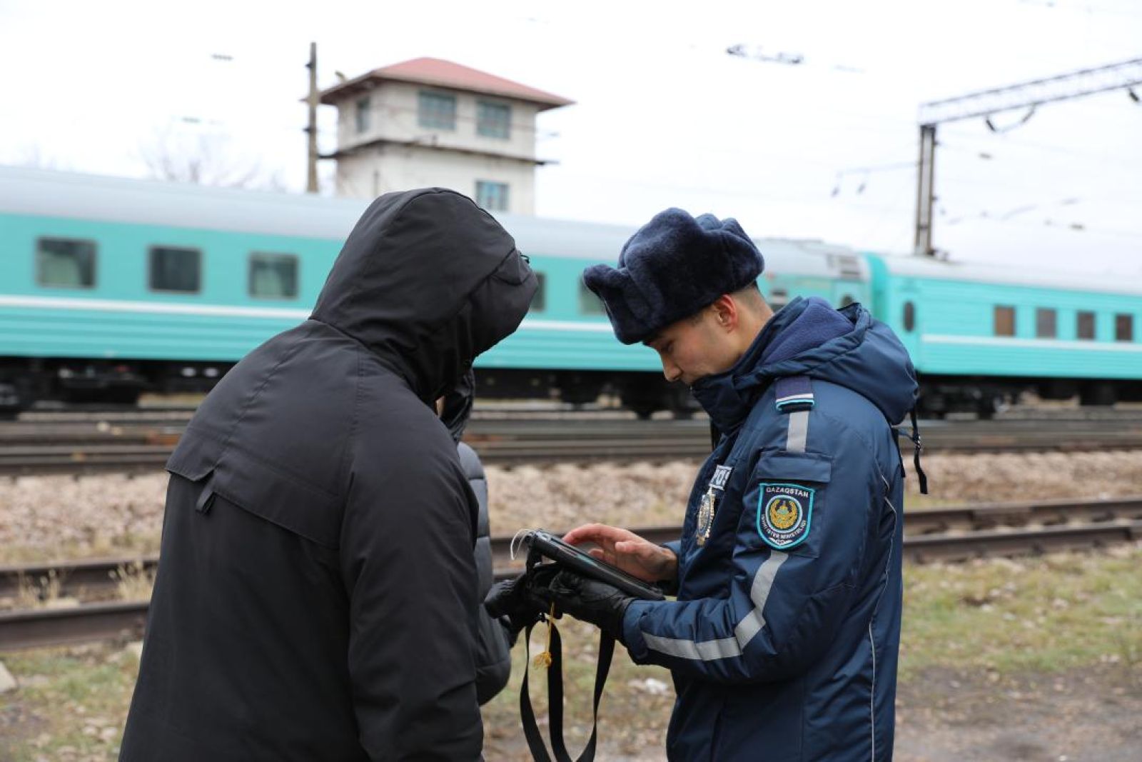 Темір жолды кесіп өткен 43 мыңнан астам азамат әкімшілік жауапкершілікке тартылды