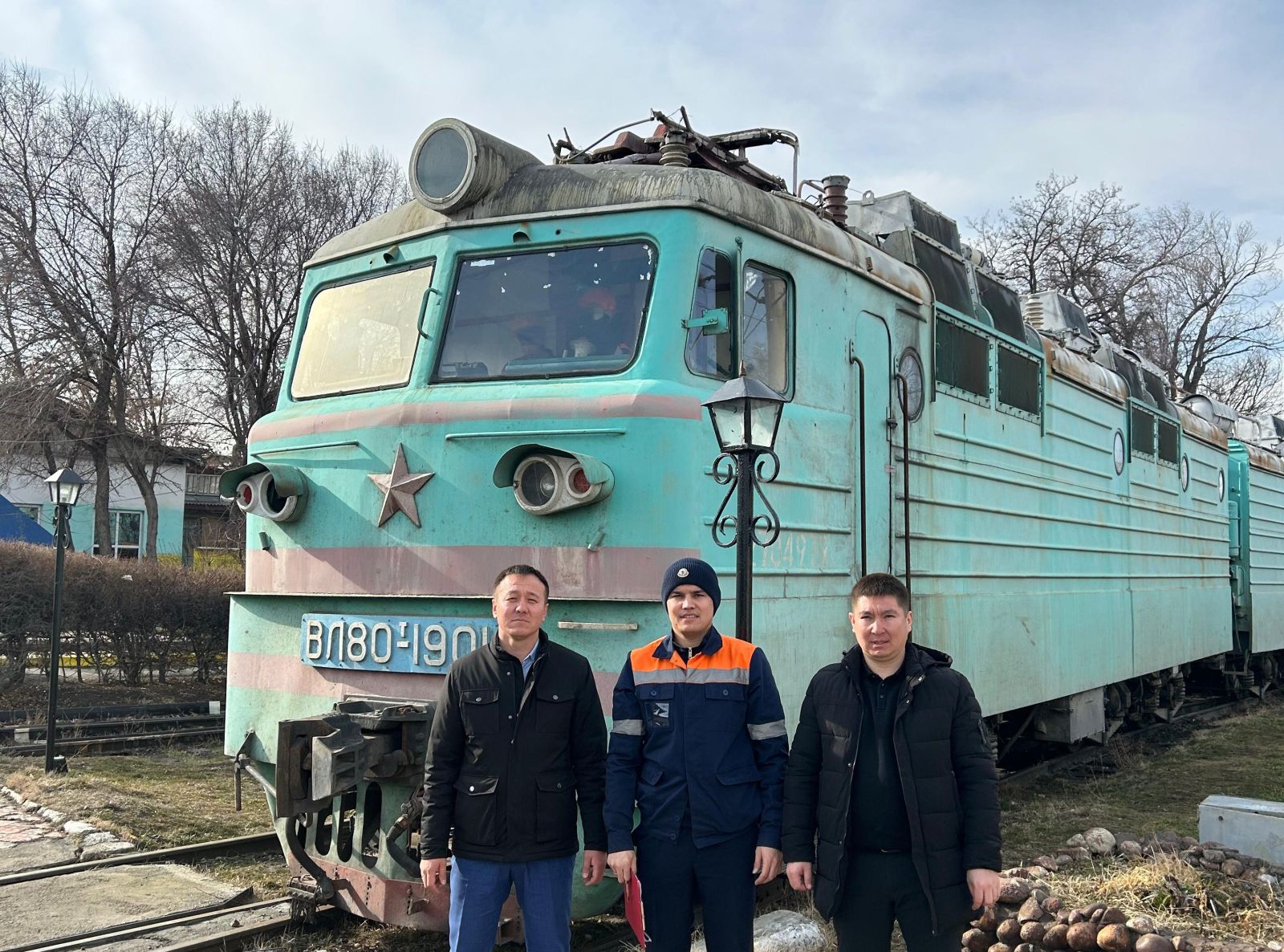 Суретті түсірген автор
