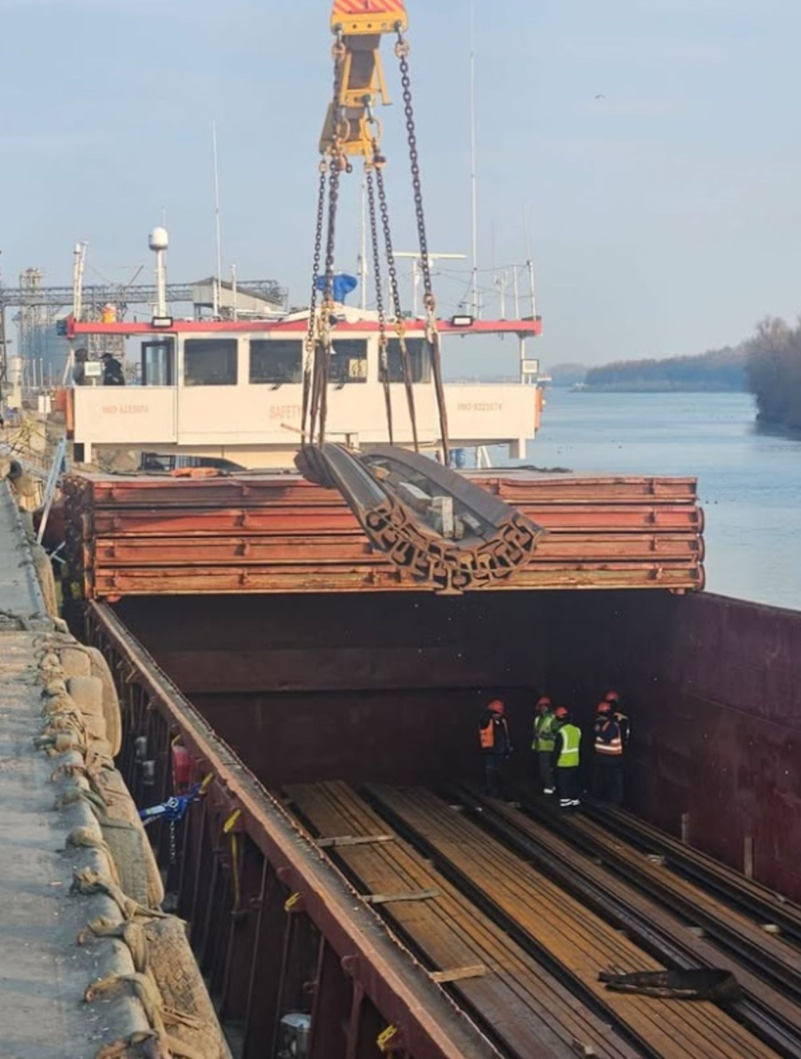 Очередную партию рельсов казахстанского производства доставили в Молдову