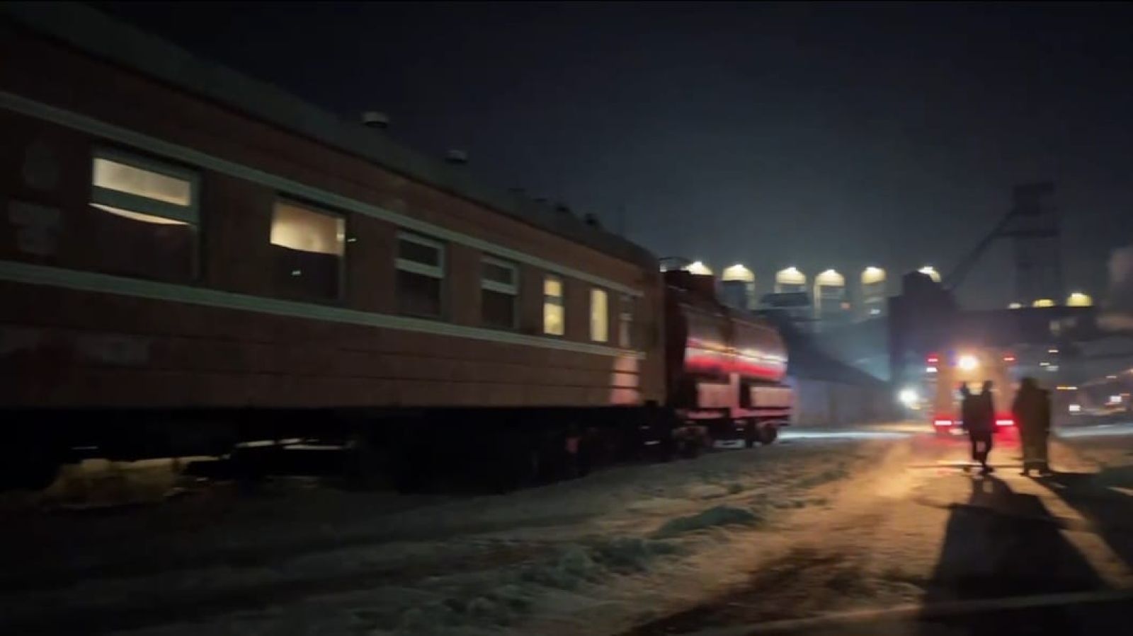 Өрт сөндіру пойызы көмекке келді