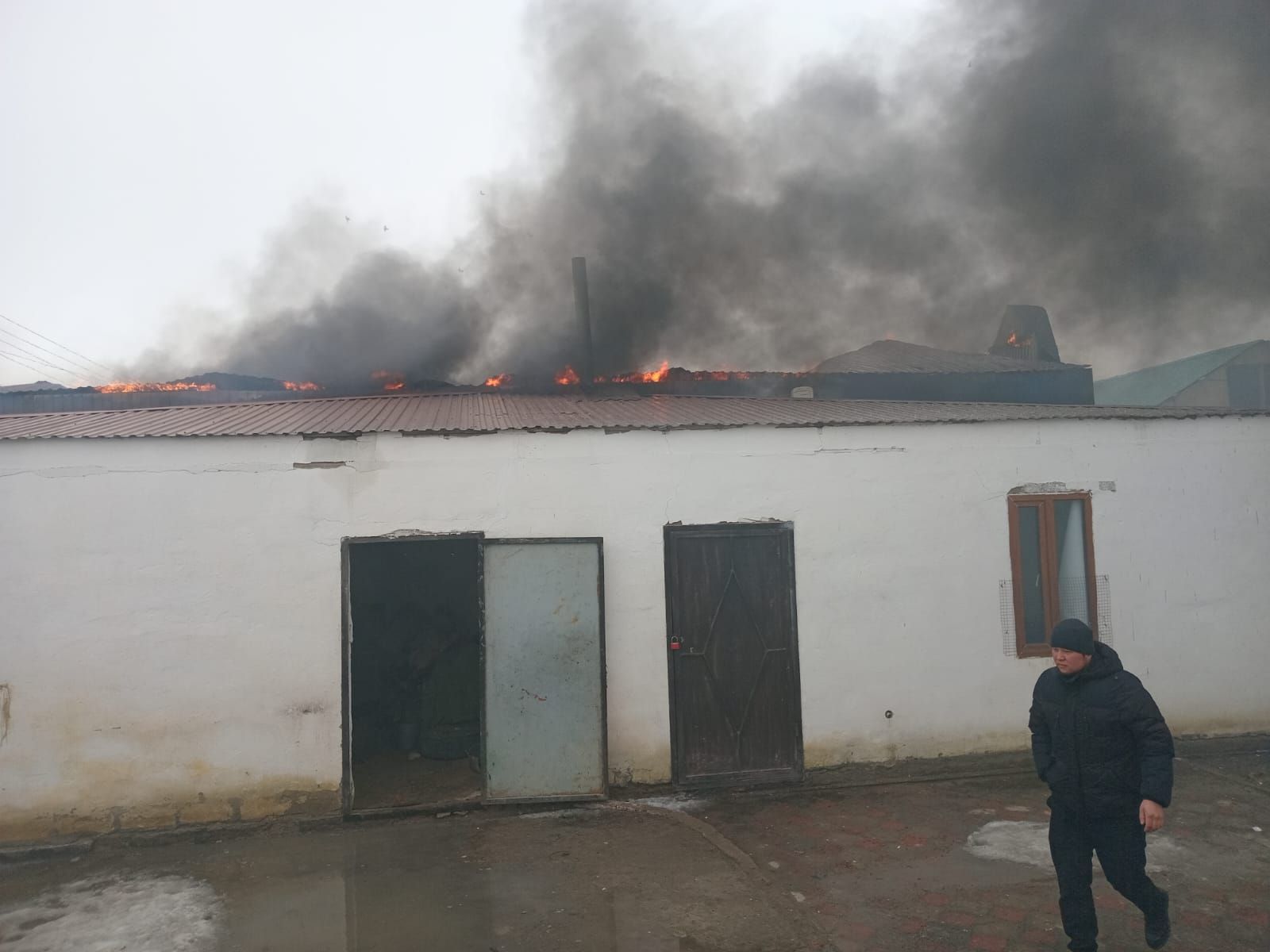 Автомашину пожарного поезда задействовали при тушении пожара на станции Сексеул