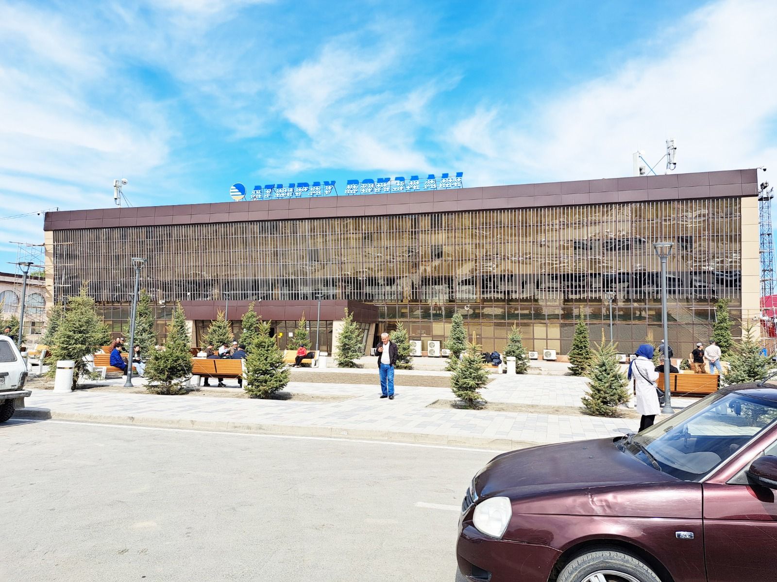 Суретті түсірген автор