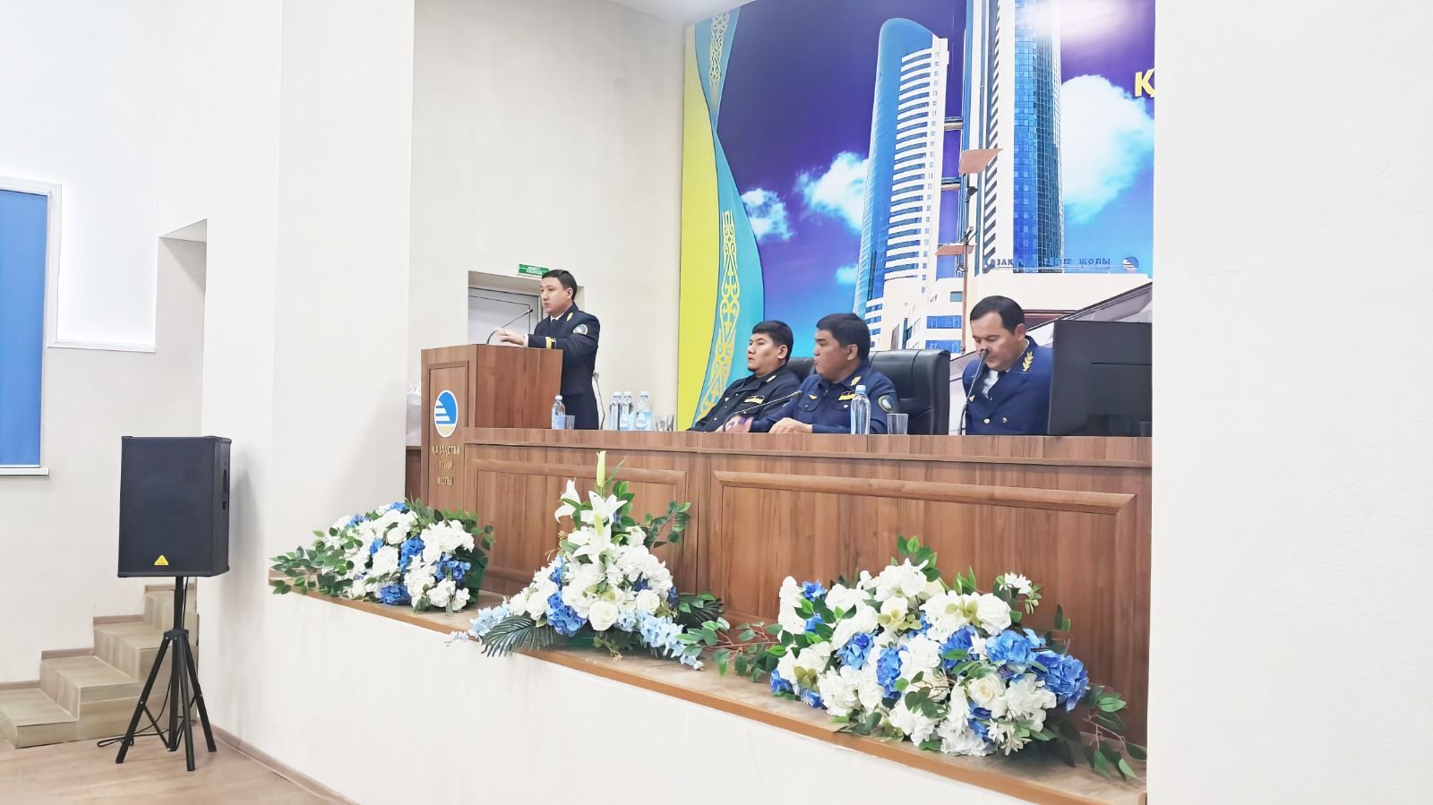 Суреттерді түсірген автор