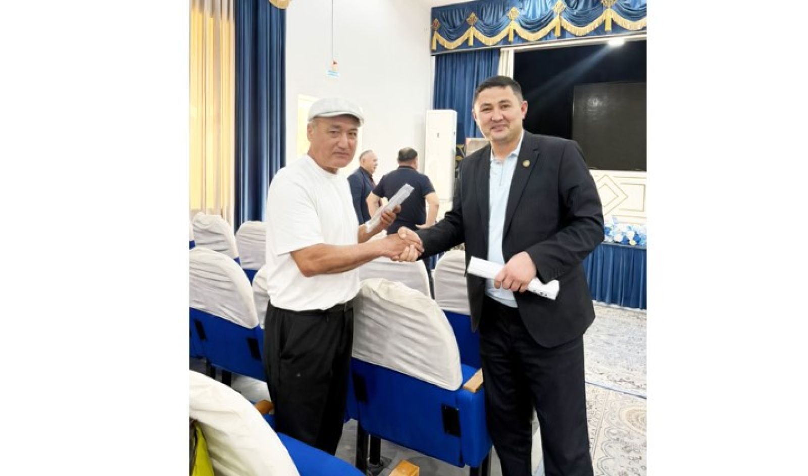 Суретті түсірген автор