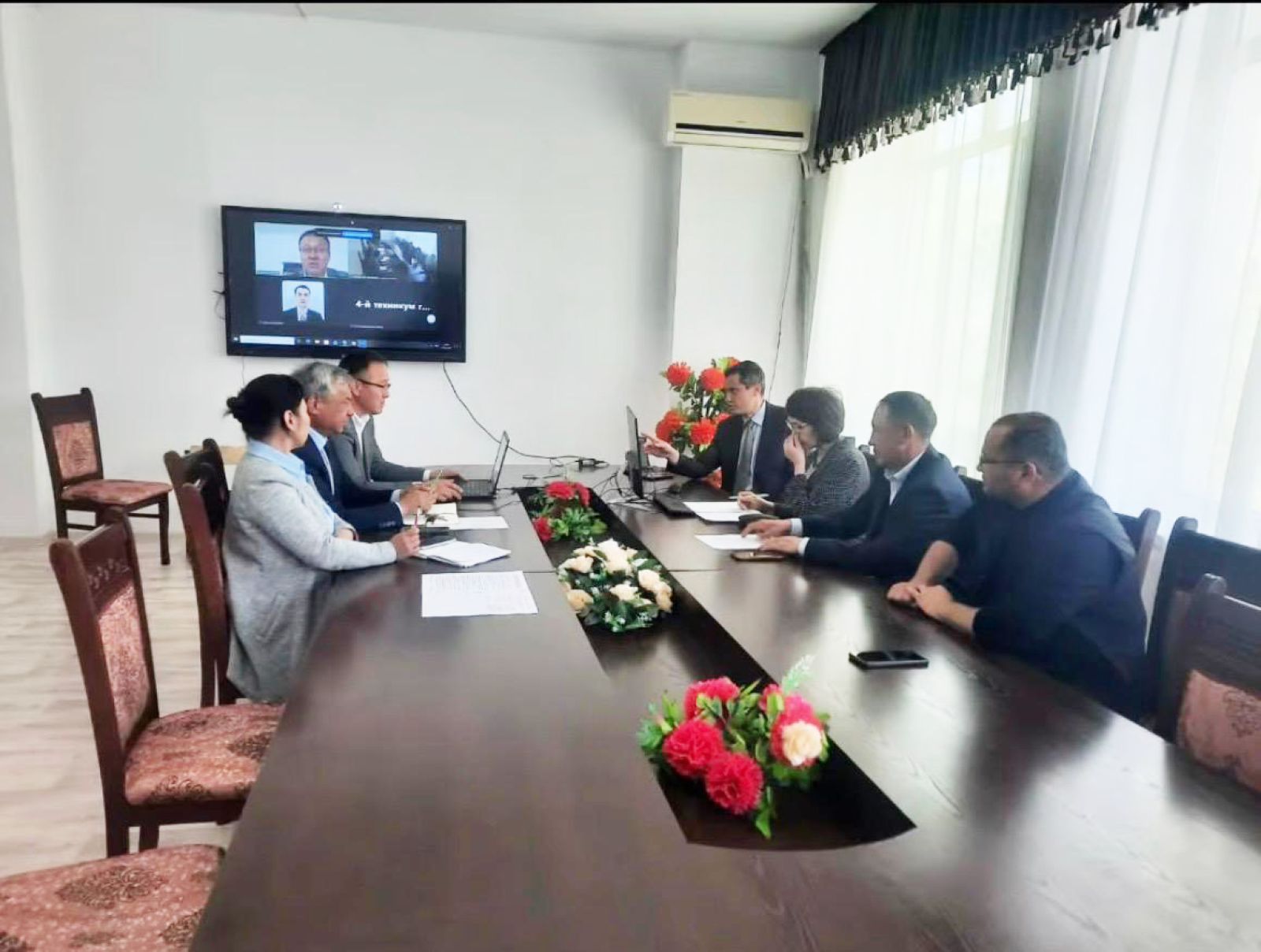 Суретті түсірген автор