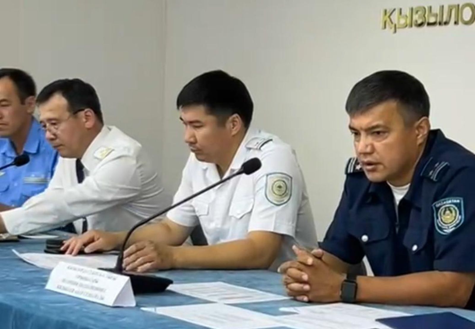 Сурет: Көліктегі полиция