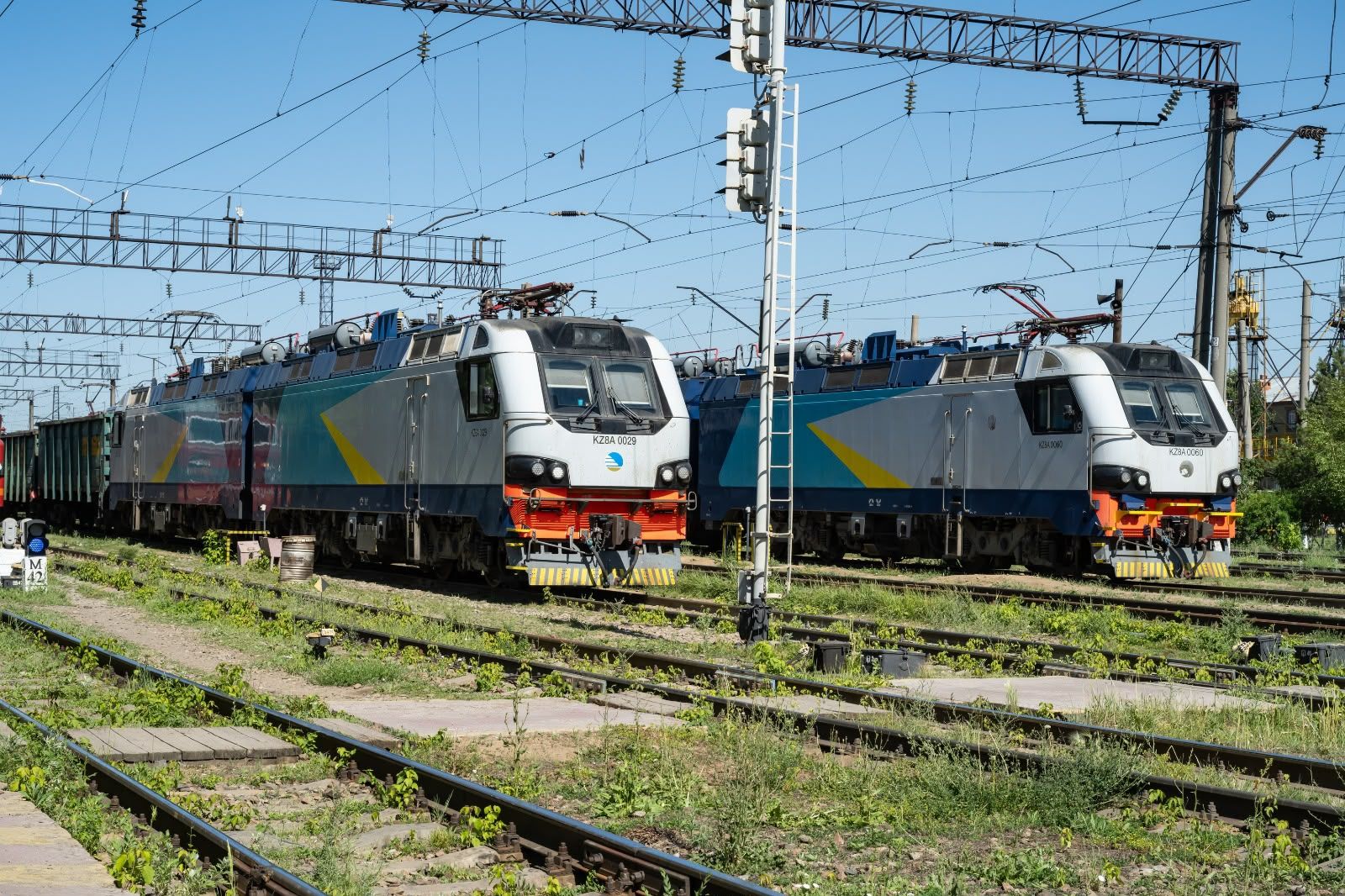 Жыл басынан бері ҚТЖ-ның локомотив паркі 146 заманауи локомотивпен толықты