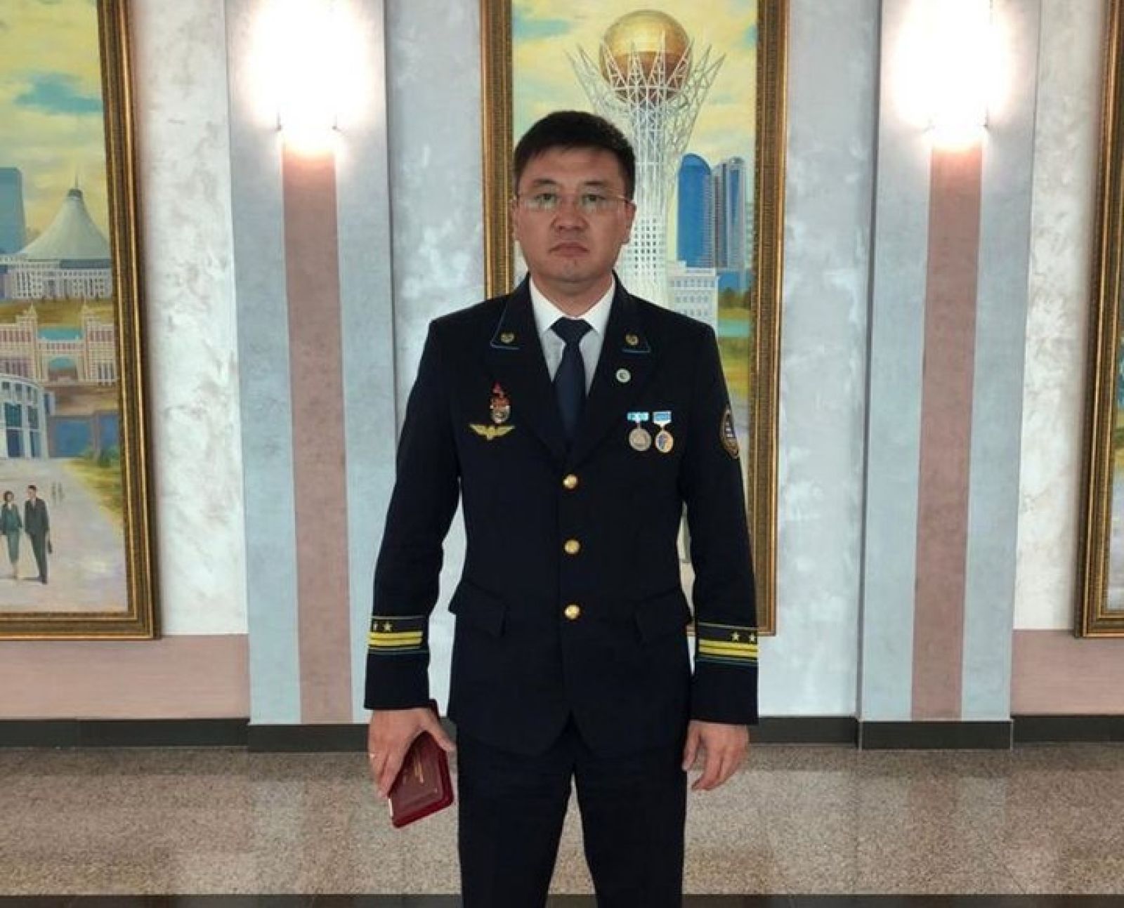 Алматы-2 станциясының бастығы «Құрметті теміржолшы» белгісімен марапатталды