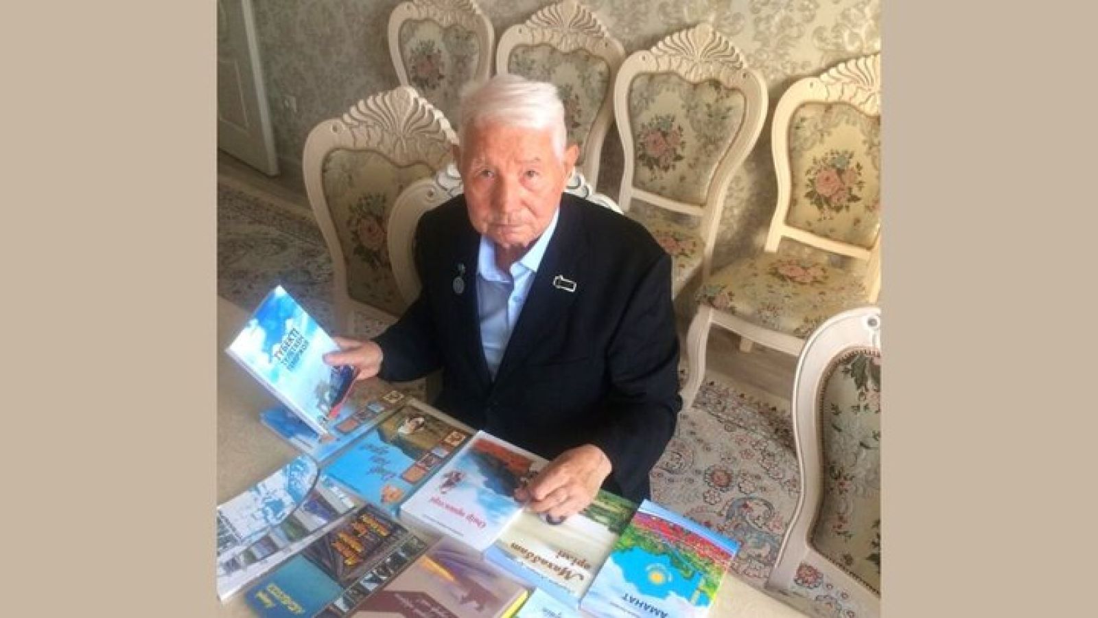 Кітап жазған теміржолшылар