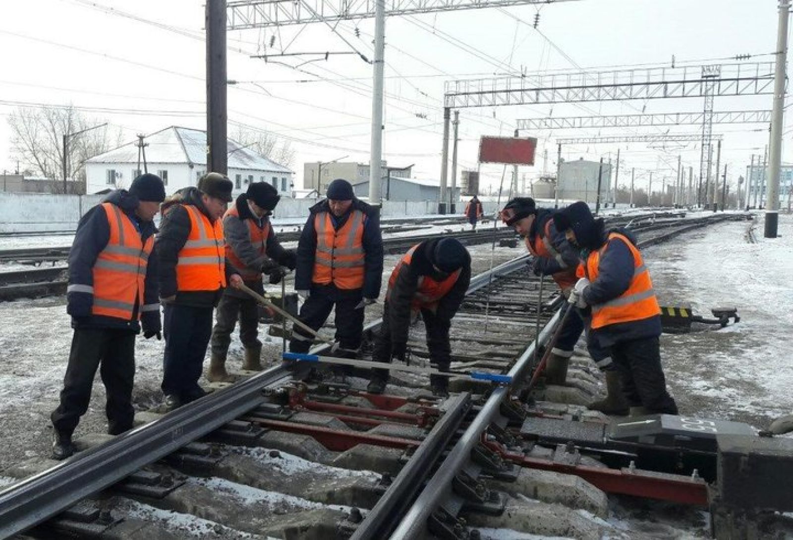 Завершены поставки зимней спецодежды железнодорожникам