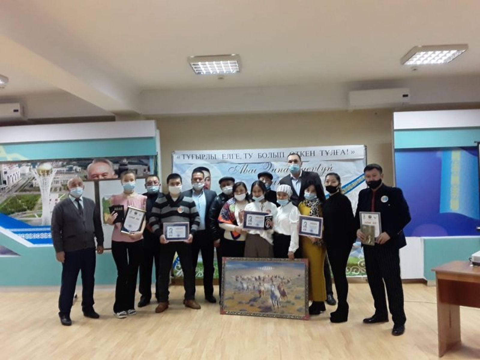 Болашақ станциясында Абайдың өлеңдерін жатқа оқыды