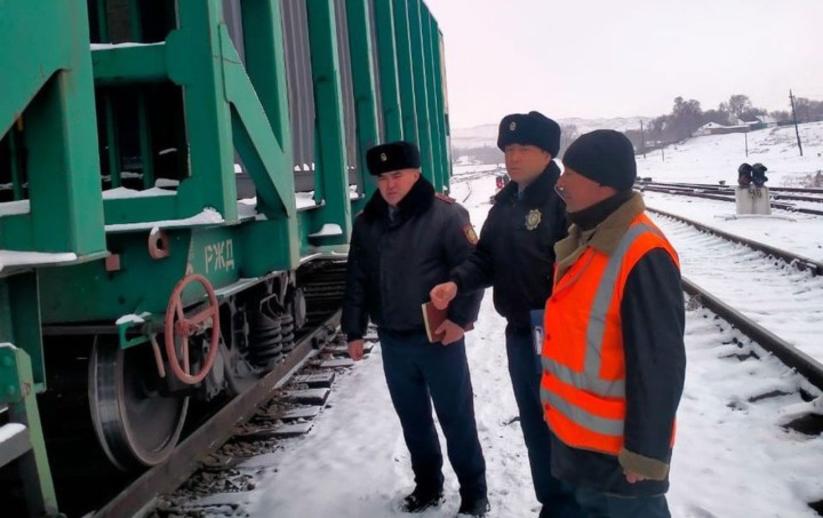 Акцию «Безопасность на транспорте» провели железнодорожники на станции Алматы-1