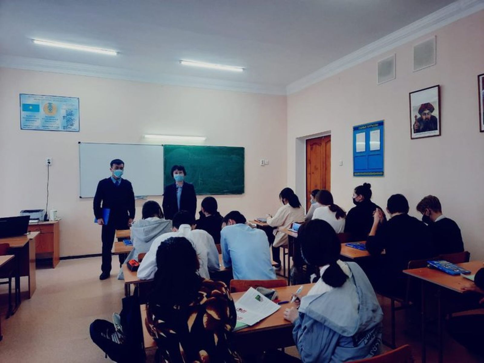 Более 5 тыс. школьникам и студентам столицы разъяснили правила поведения вблизи железной дороги