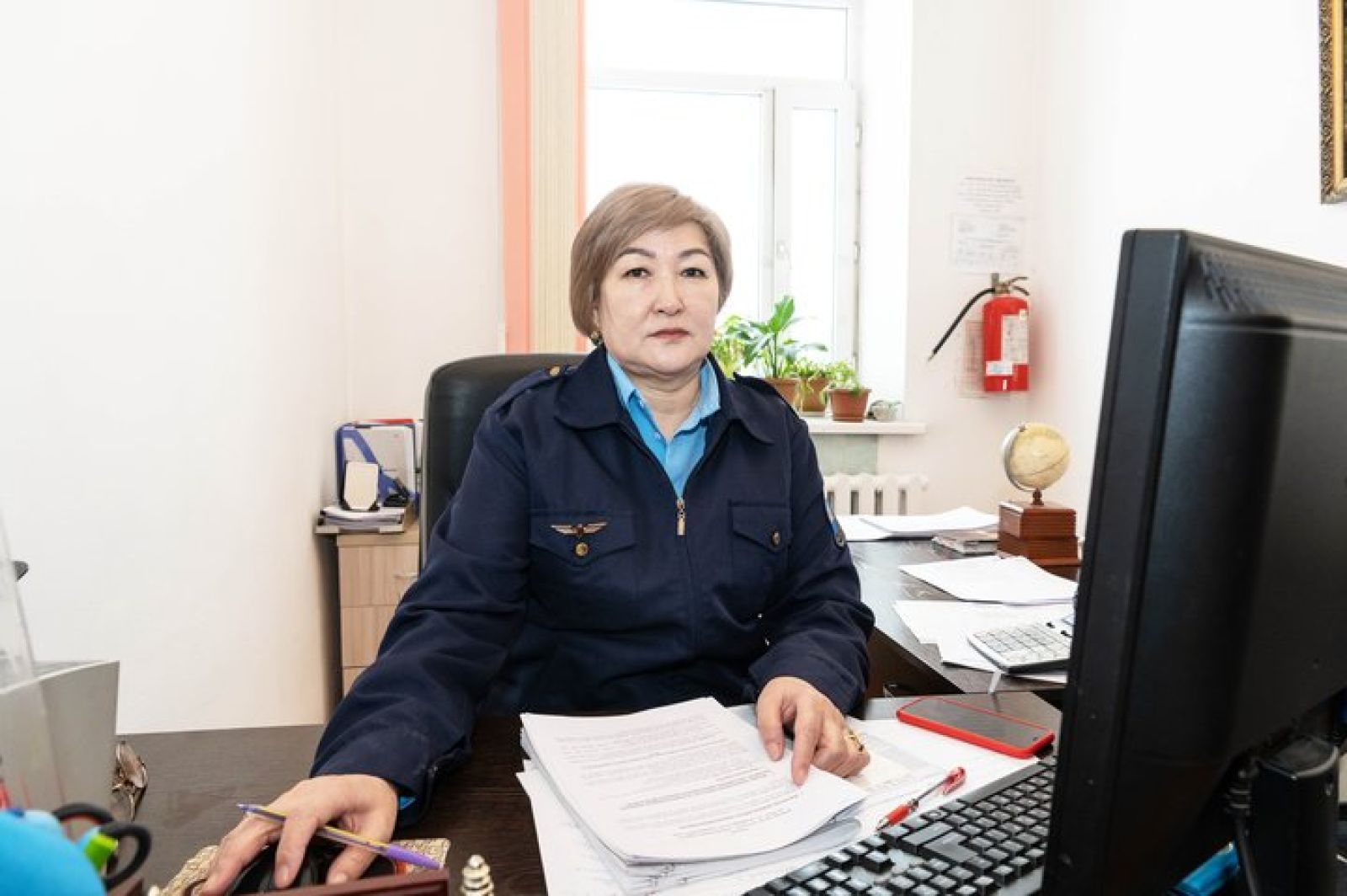 Кілең ер азаматтардан тұратын ұжымды әйел адам басқарады