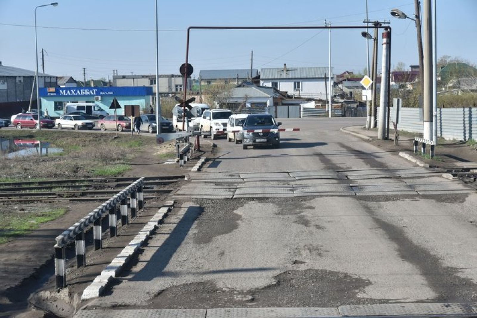 Как снизить аварийность на железнодорожных переездах обсудили в Шу