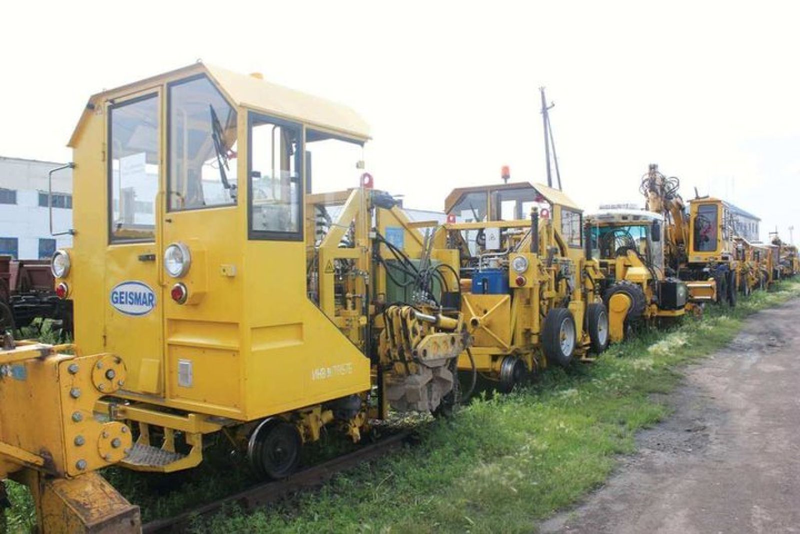 В предгорочном парке Астаны обновляют пути