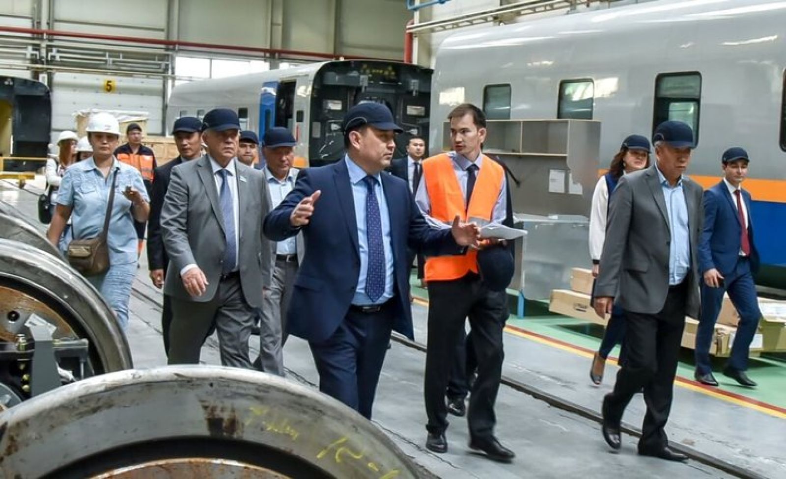 Халық қалаулылары темір жолдың өндіріс орындарымен танысты 