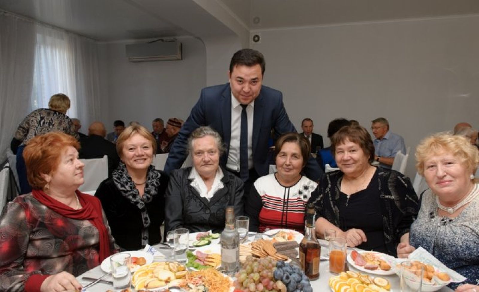 Строителям стальной магистрали