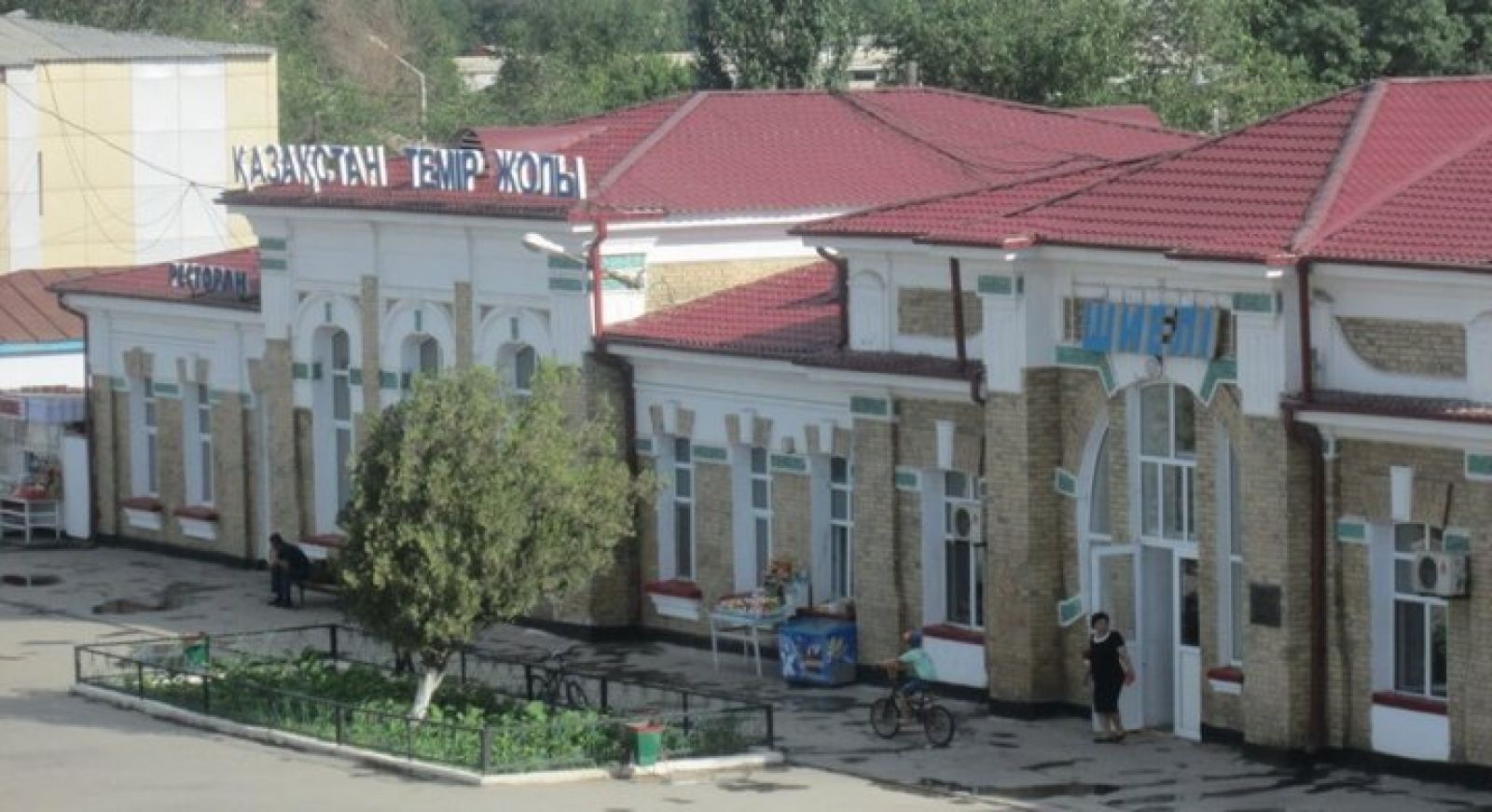 Жұмыла көтерген жүк жеңіл