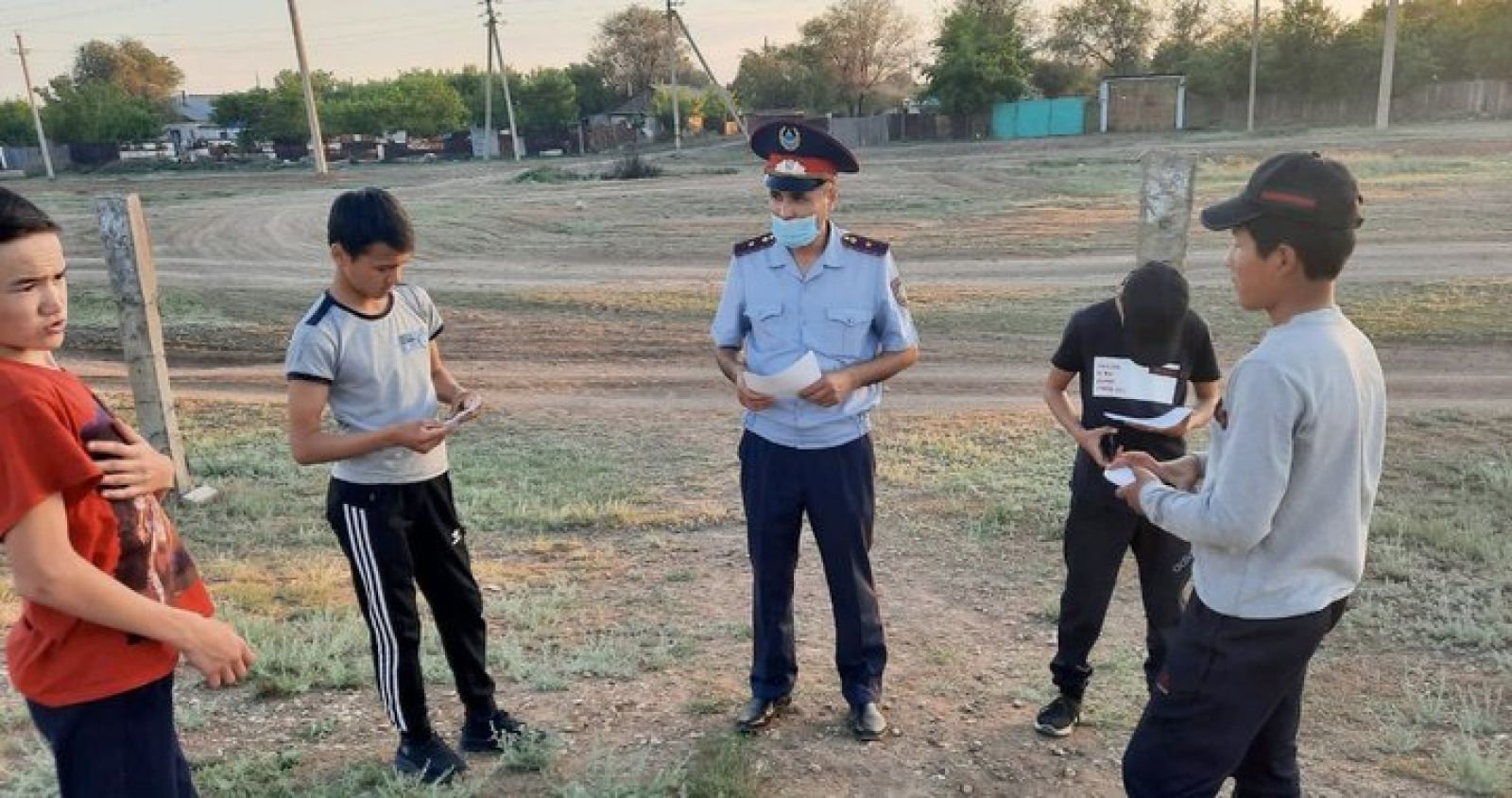 Полицейские Аркалыка напомнили об ответственности за бродячий скот