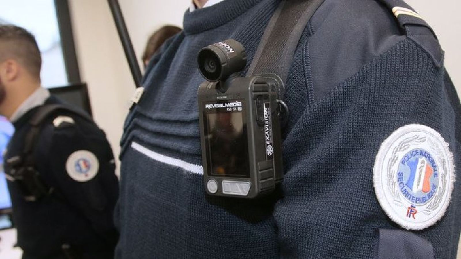 В Швеции проводников поезда оснастили нательными камерами от Motorola Solutions