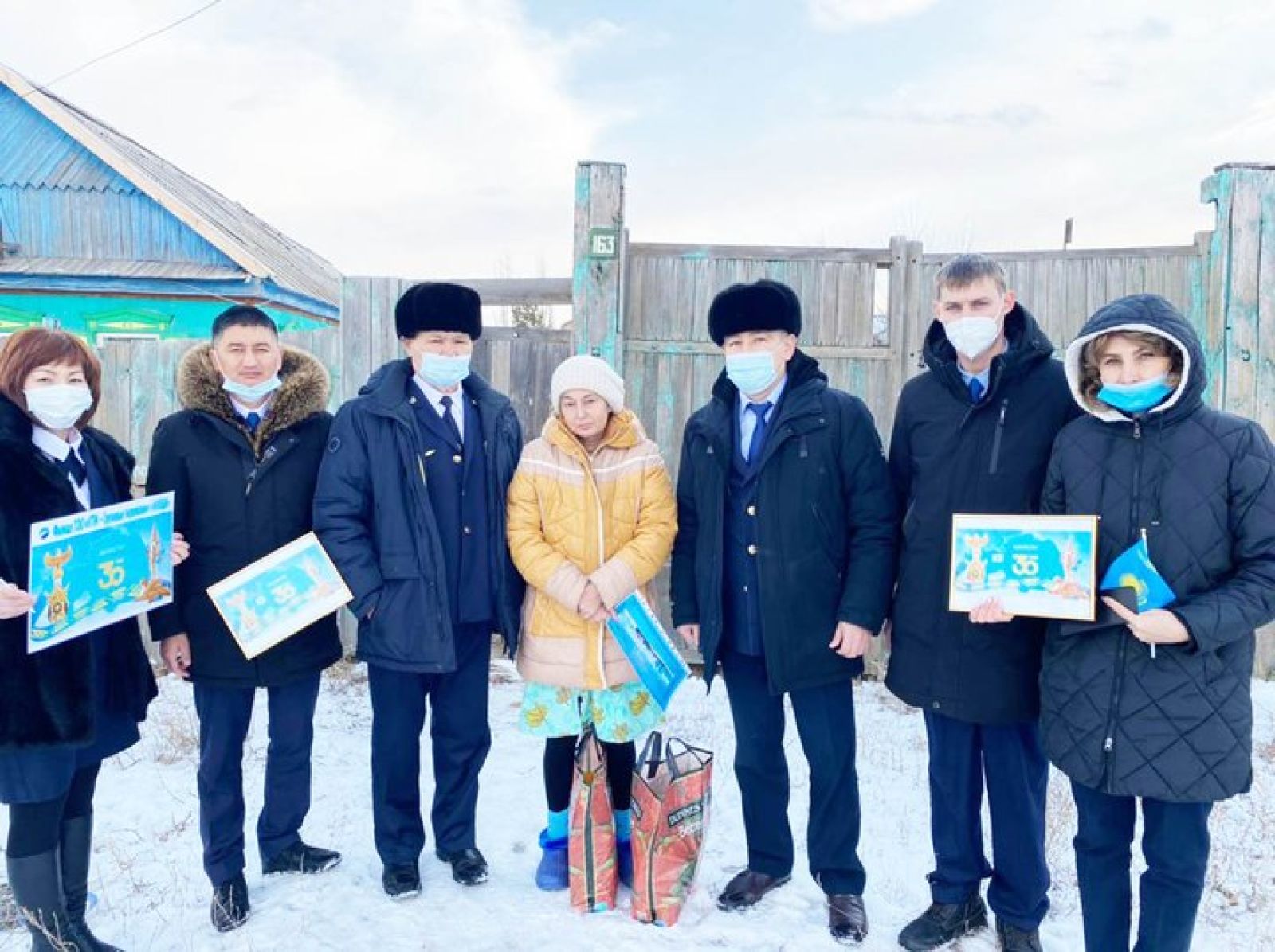 Илецкие железнодорожники навестили ветеранов отрасли