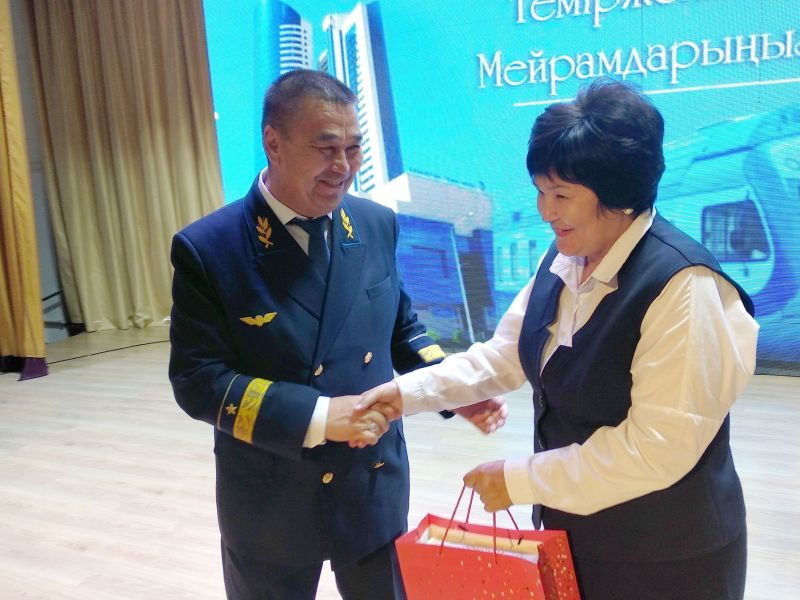 Атыраулықтар теміржолшылар кәсіби мерекесін биыл да ерекше ықыласпен қарсы алды