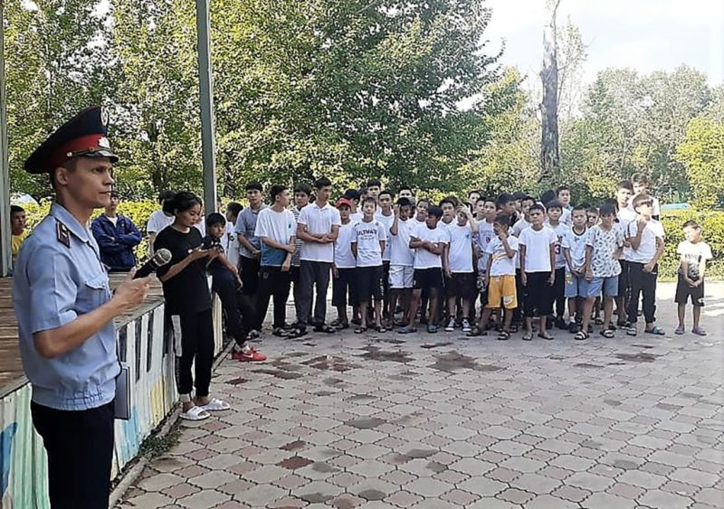 Железнодорожники Уральска провели акцию «Безопасность на транспорте»