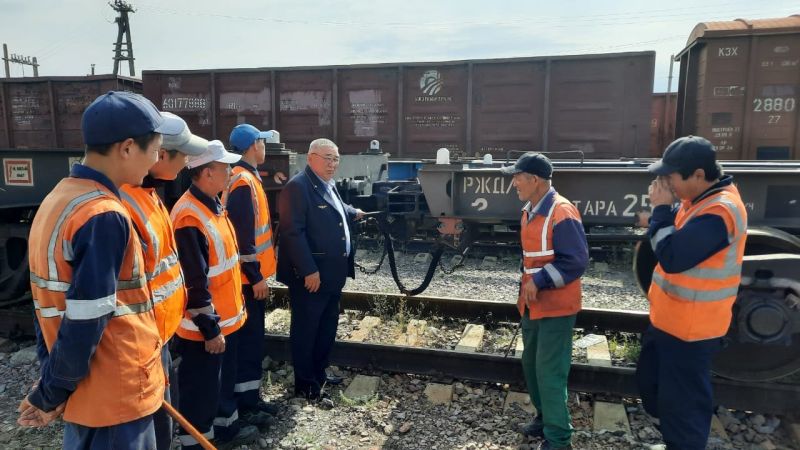Вагонный мастер станции Матай