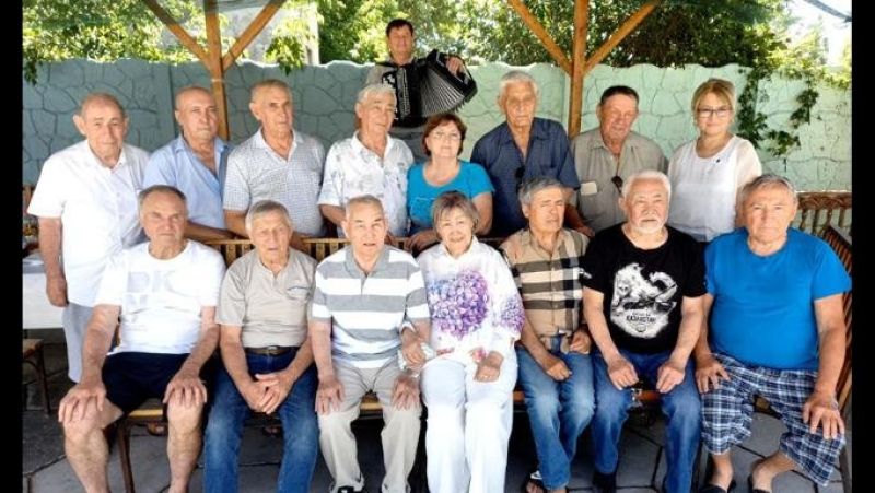 Учившиеся вместе железнодорожники встретились спустя 60 лет