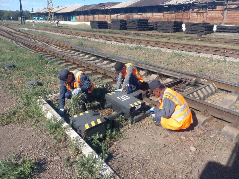 Для безопасного движения поездов