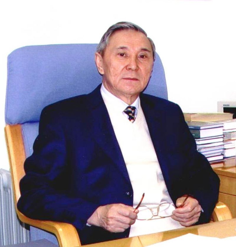 Парасат биігіндегі тұлға