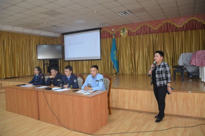 Уроки безопасности: школьникам Алматы вновь напомнили о правилах поведениях на железной дороге