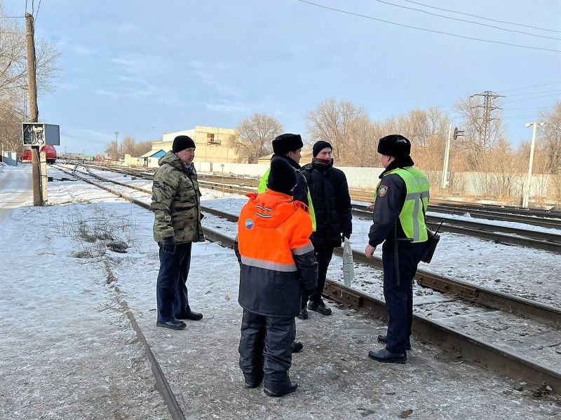 Как железнодорожники Акмолинского региона предупреждают от случайной гибели людей на путях