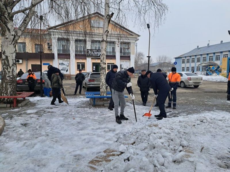 Железнодорожники Усть-Каменогорска организовали субботник в преддверии Наурыза