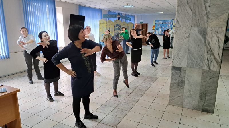 Уральские железнодорожники отметили Всемирный день здоровья фитнес-тренировкой
