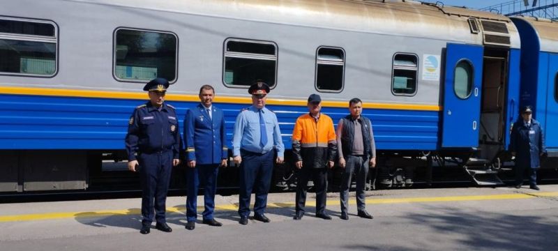 Пассажиры и посетители вокзала Алматы-2 стали участниками сейсмотренировки