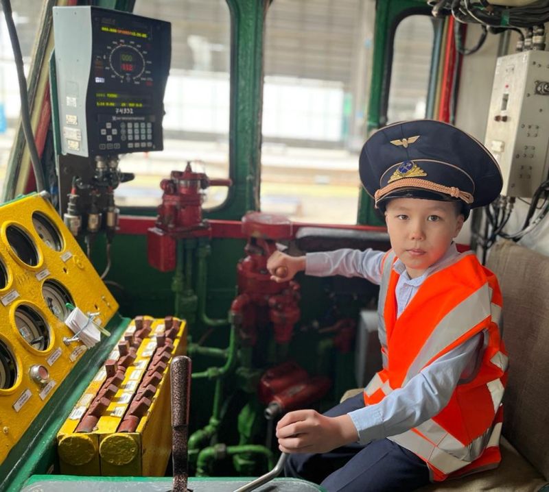 Объявлен праздничный челлендж среди детей железнодорожников