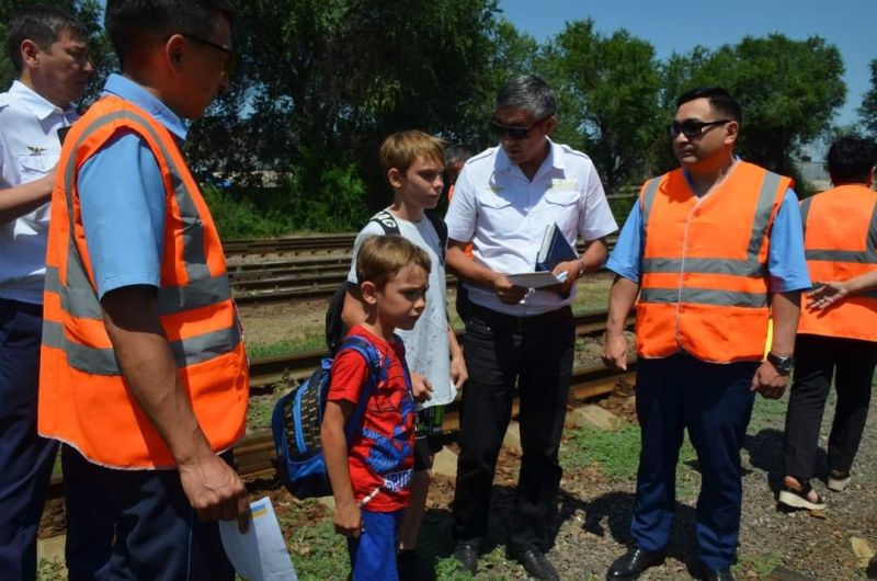 Железнодорожники напомнили правила безопасности на объектах магистрали