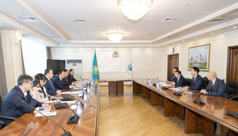 КТЖ и ЕАБР обсудили вопросы реализации проекта по строительству ж/д линии Аягоз — Бахты