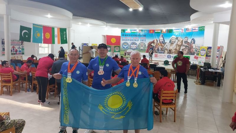 Ветеран-железнодорожник стал трехкратным чемпионом мира по силовому многоборью
