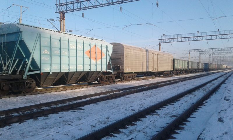 Переходить железнодорожный путь можно только по пешеходному переходу - ВЖДО