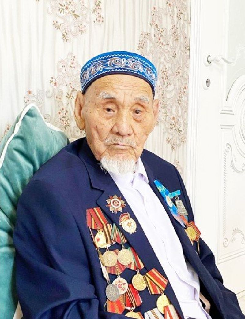 Тау тұлғалы теміржолшы