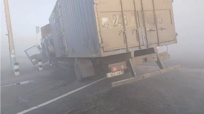 Водитель грузовика спровоцировал аварию на переезде в Петропавловске