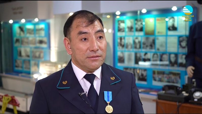 Президент Казахстана вручил медаль «Ерен еңбегі үшін» представителю железнодорожной династии